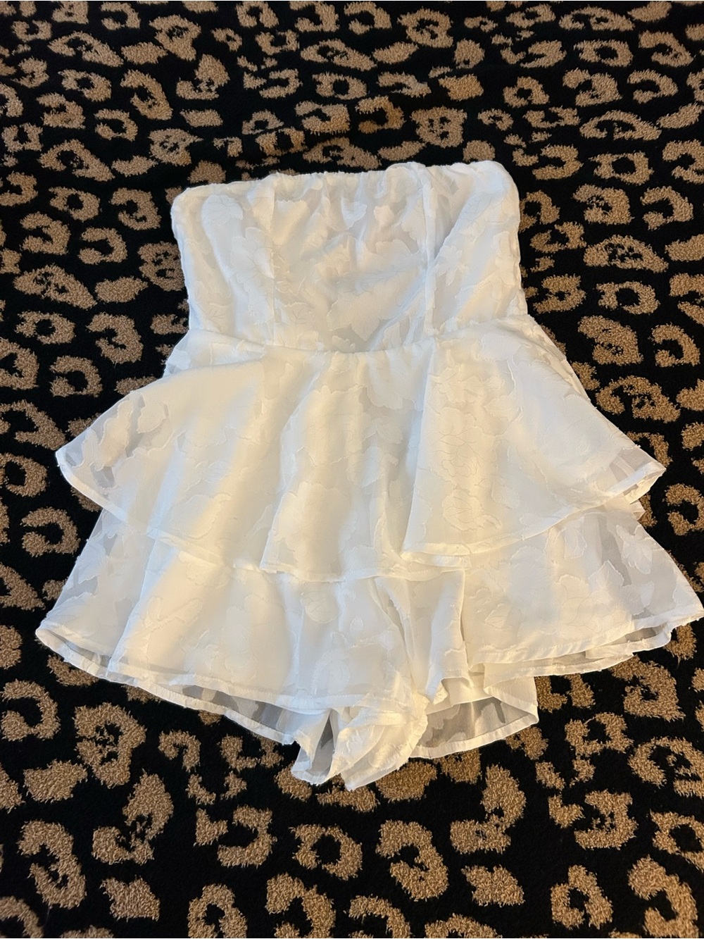 NWT Hello Molly Strapless Ruffled White Women’s Shorts Romper